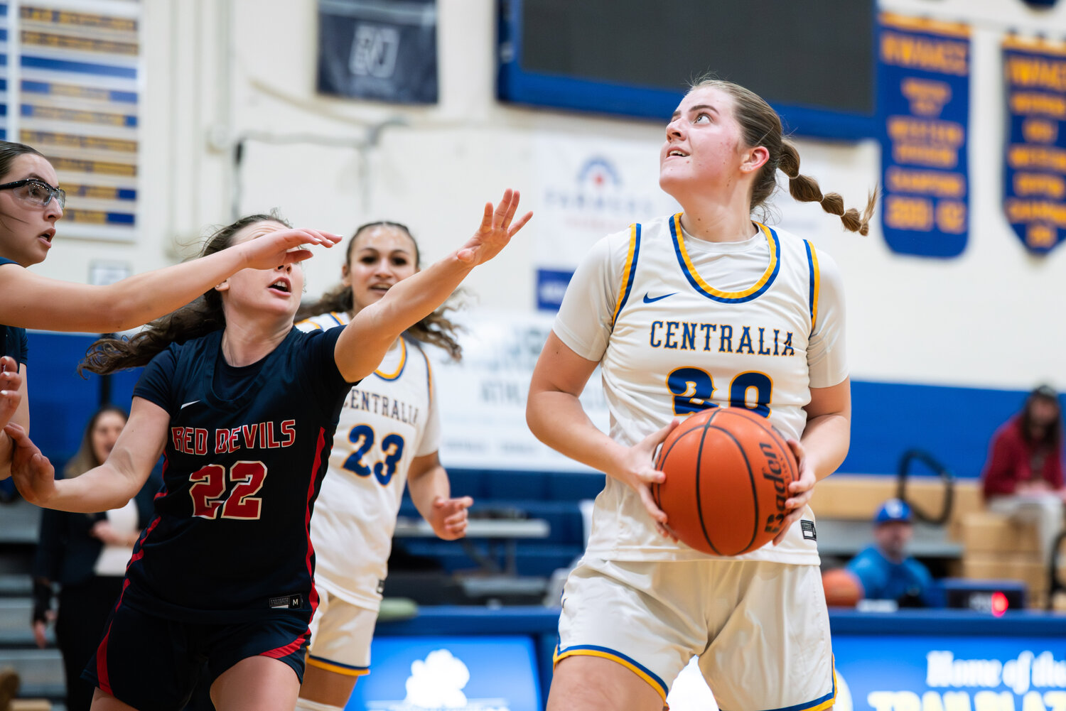 Lower Columbia sprints past Centralia College in NWAC West opener