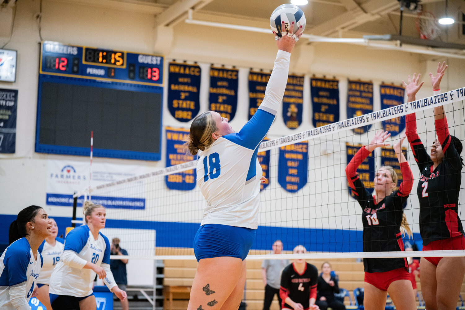 Volleyball takes down LCC in five